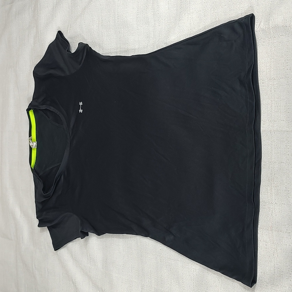 Under Armour Black Womens Workout Casual Shirt Mesh Back Portion Size Small